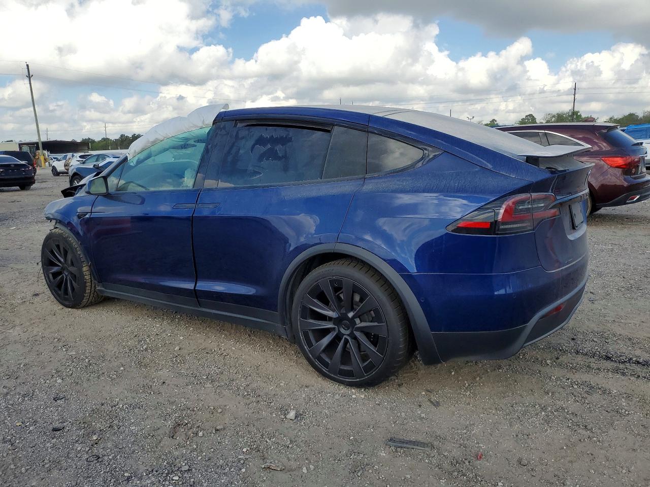 7SAXCBE62NF352829 · 2022 TESLA MODEL X · 2/13