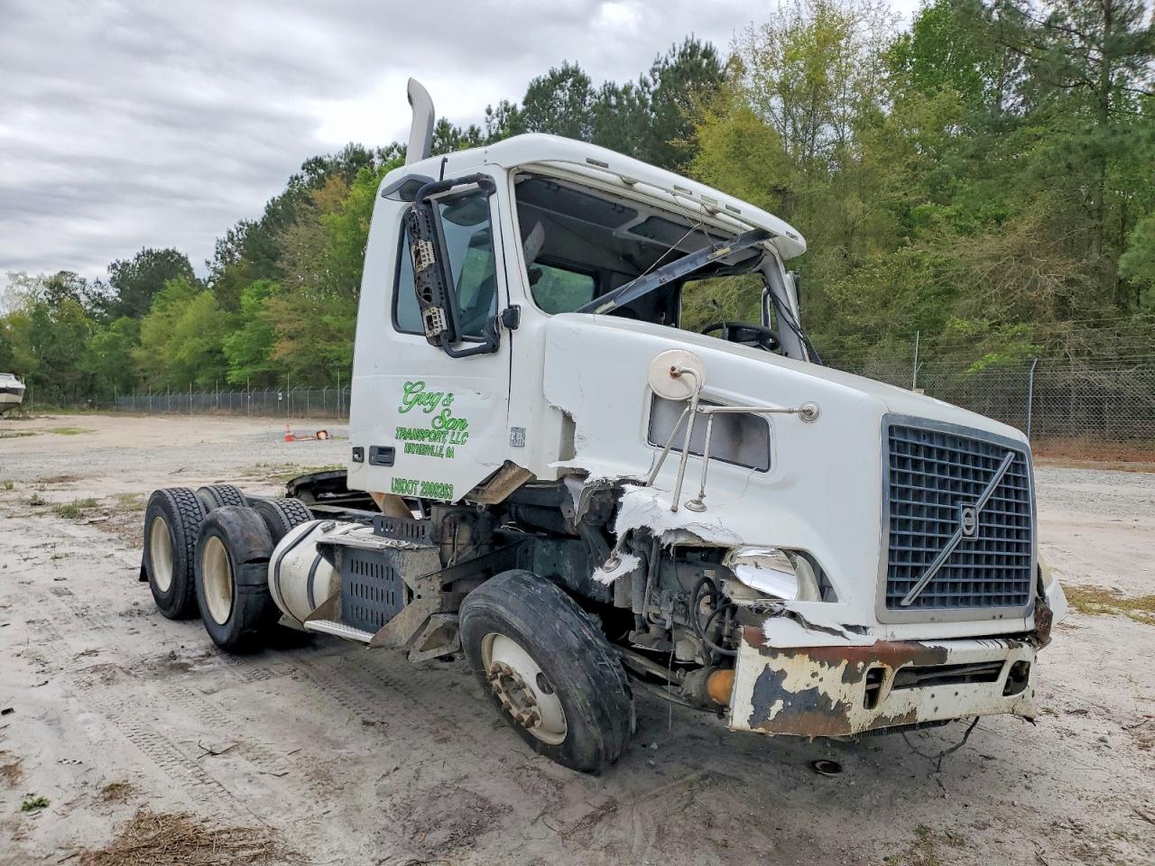 2010 VOLVO VN