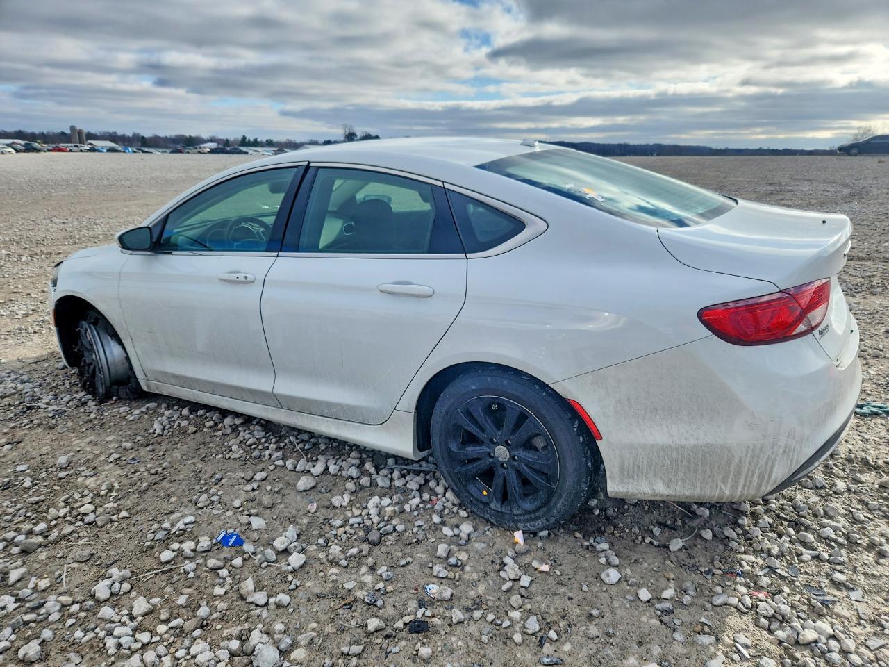 1C3CCCAB7GN177667 · 2016 CHRYSLER 200 · 2/13