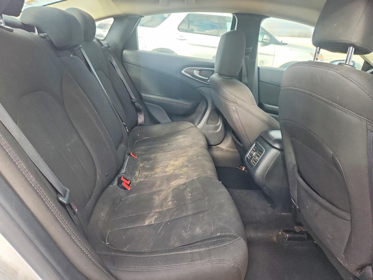 1C3CCCAB7GN177667 · 2016 CHRYSLER 200 · 10/13