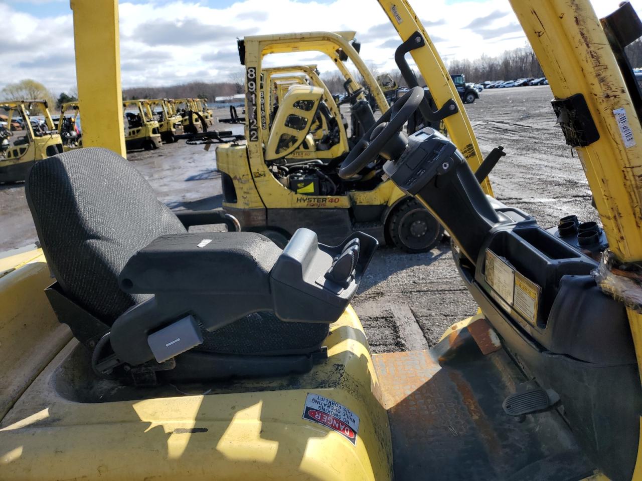 2009 HYSTER FORKLIFT · 5/10
