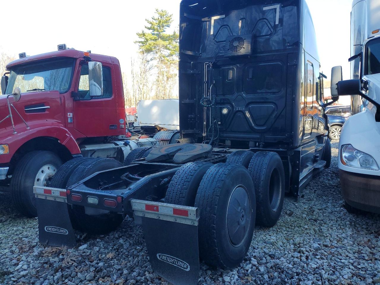 3AKJHHDR8PSNJ2437 · 2023 FREIGHTLINER CASCADIA 126 · 4/10