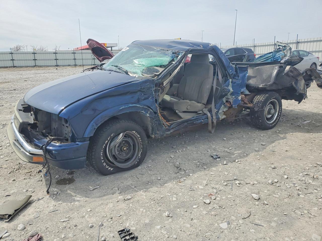 1GCCS14W3Y8161435 · 2000 CHEVROLET S TRUCK