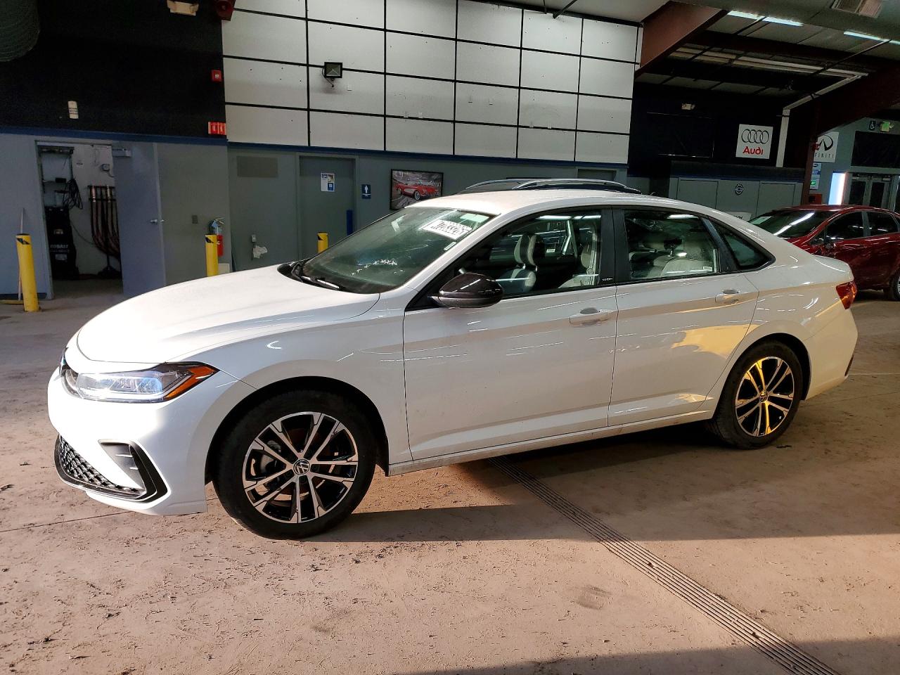 3VWBX7BU8SM065219 · 2025 VOLKSWAGEN JETTA