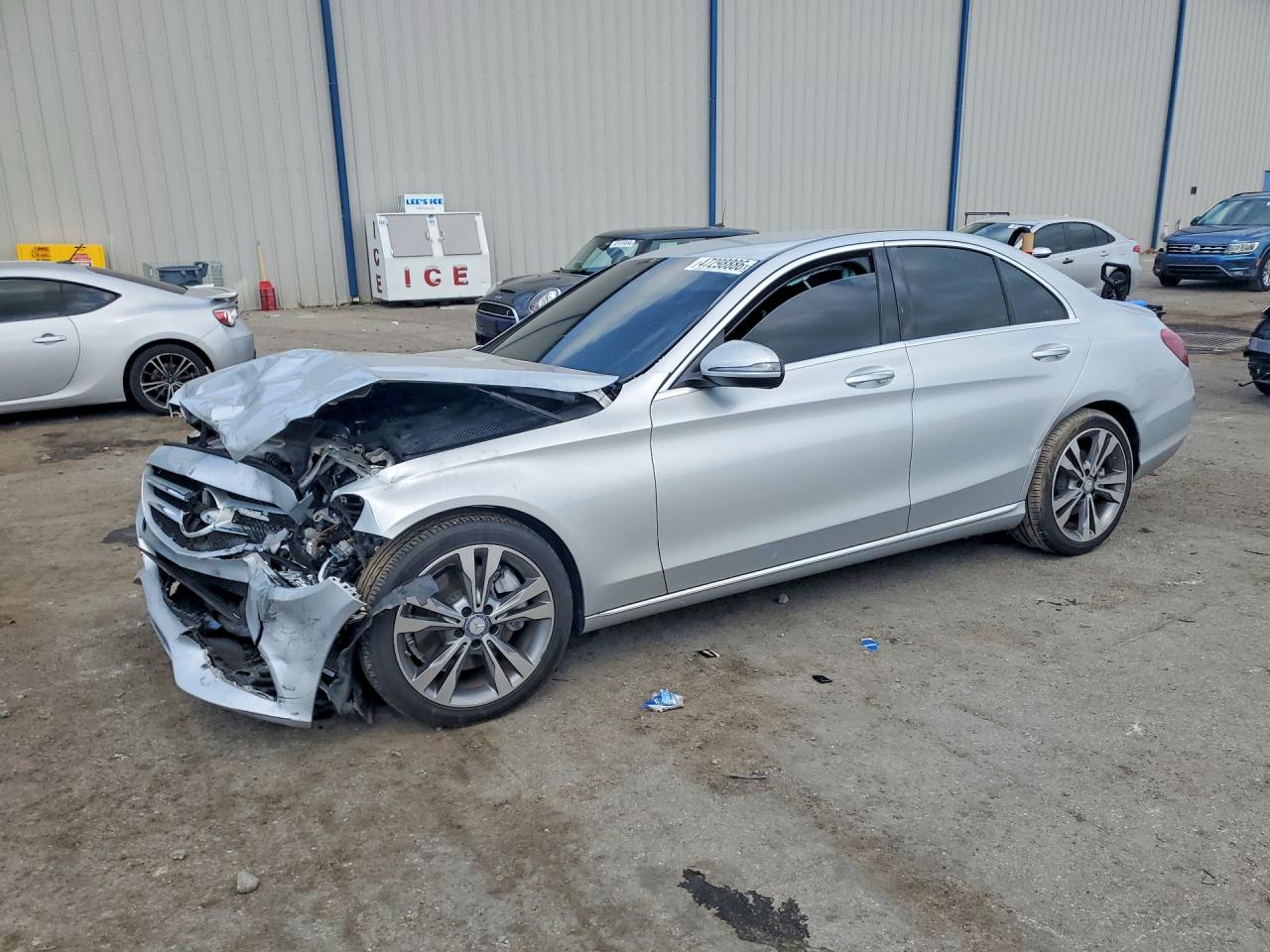 55SWF4JB8GU159021 · 2016 MERCEDES-BENZ C-CLASS
