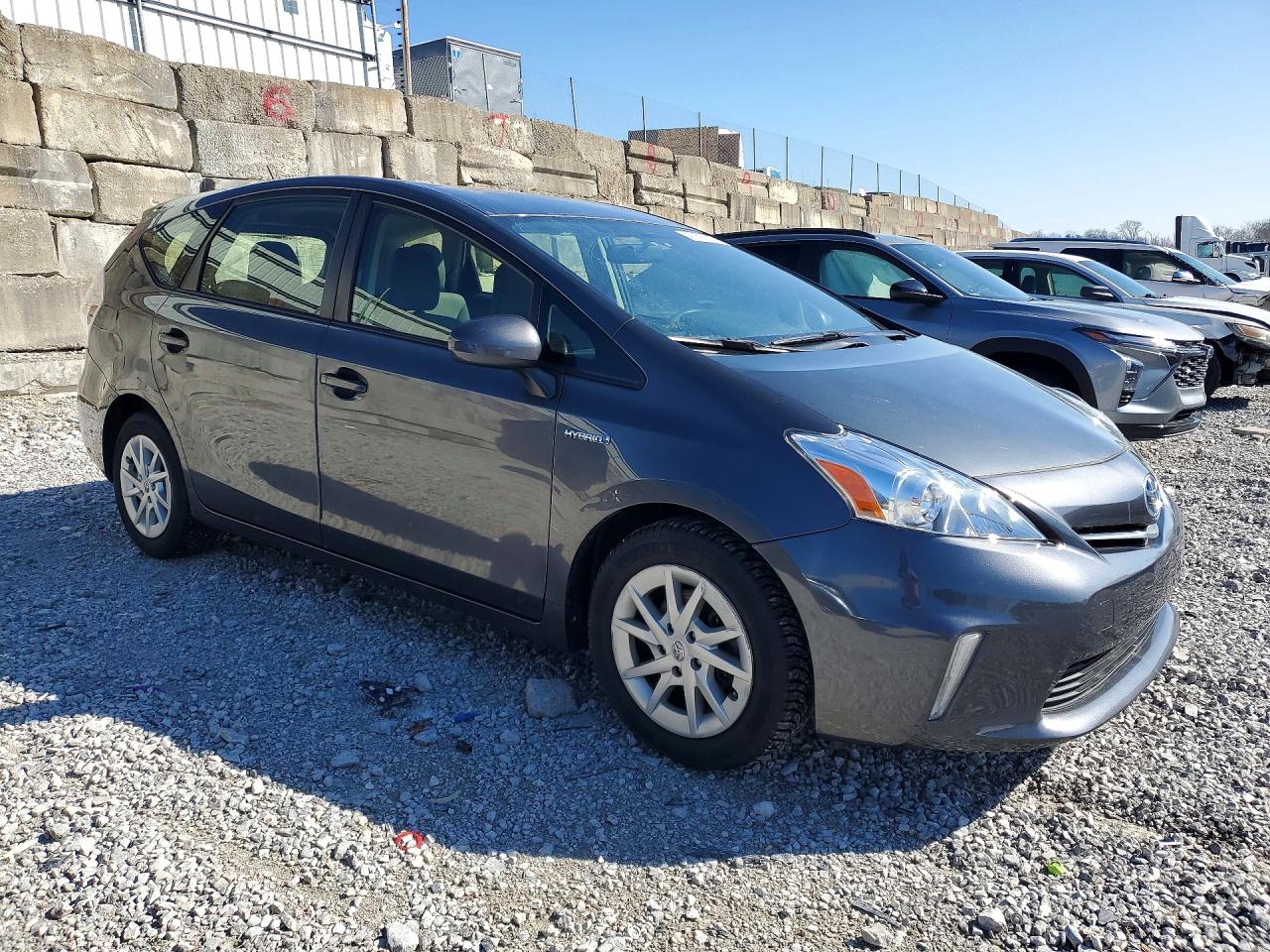 JTDZN3EU6C3132088 · 2012 TOYOTA PRIUS V · 4/12