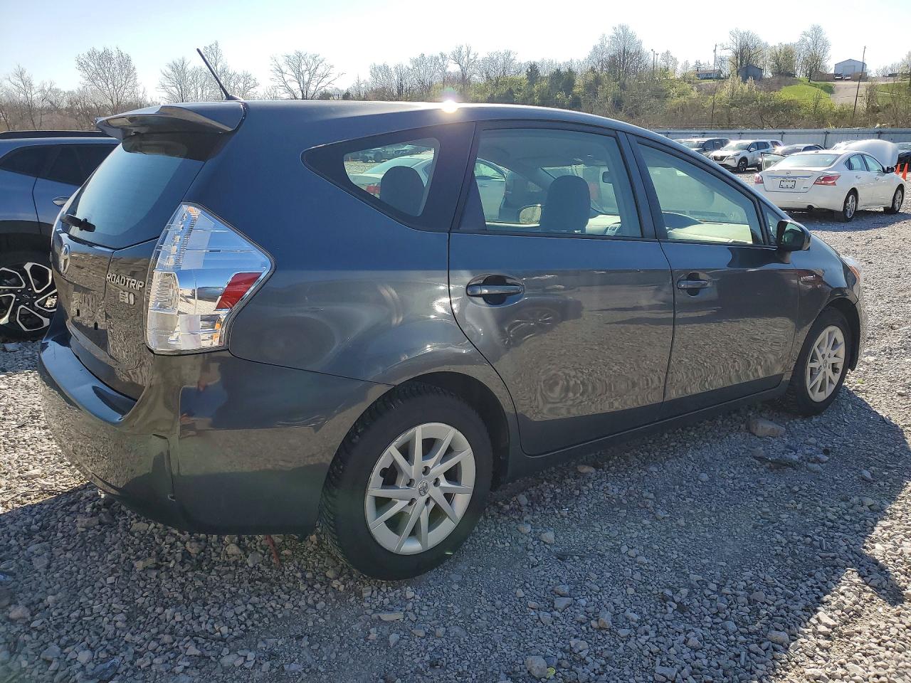 JTDZN3EU6C3132088 · 2012 TOYOTA PRIUS V · 3/12
