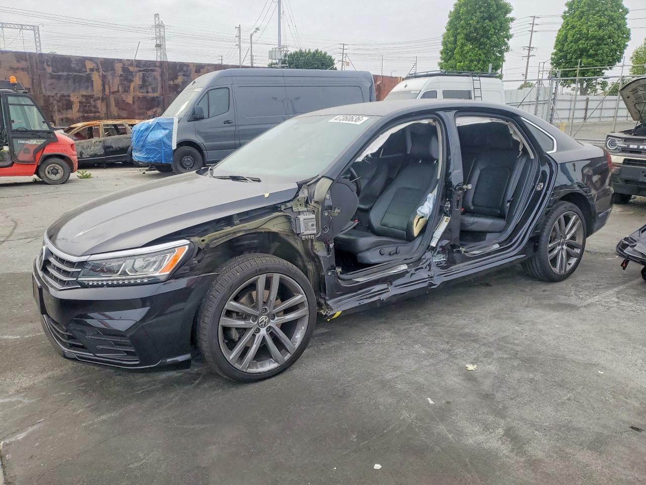 1VWDT7A32HC056121 · 2017 VOLKSWAGEN PASSAT