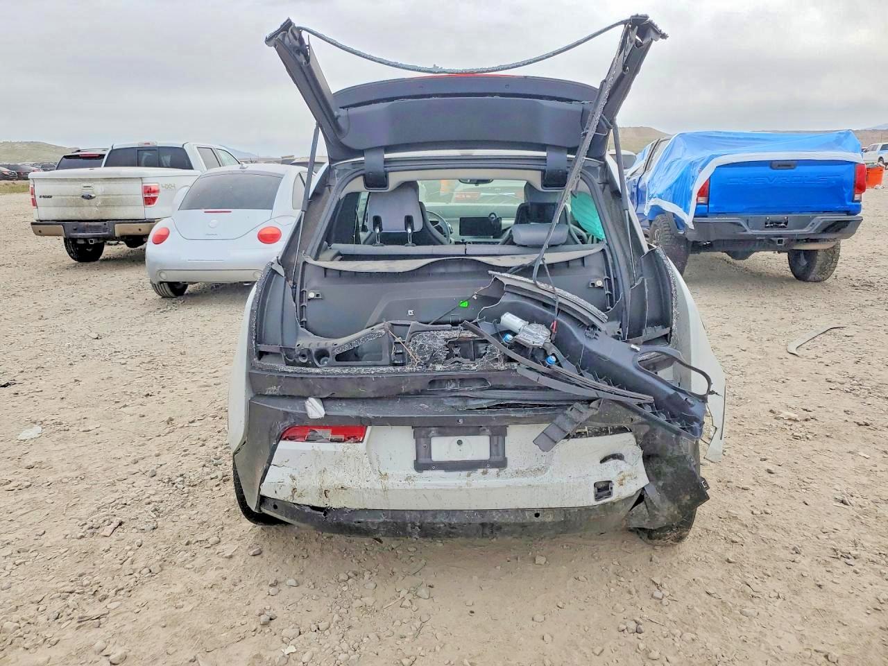 WBY1Z8C50HV889704 · 2017 BMW I3 · 6/13