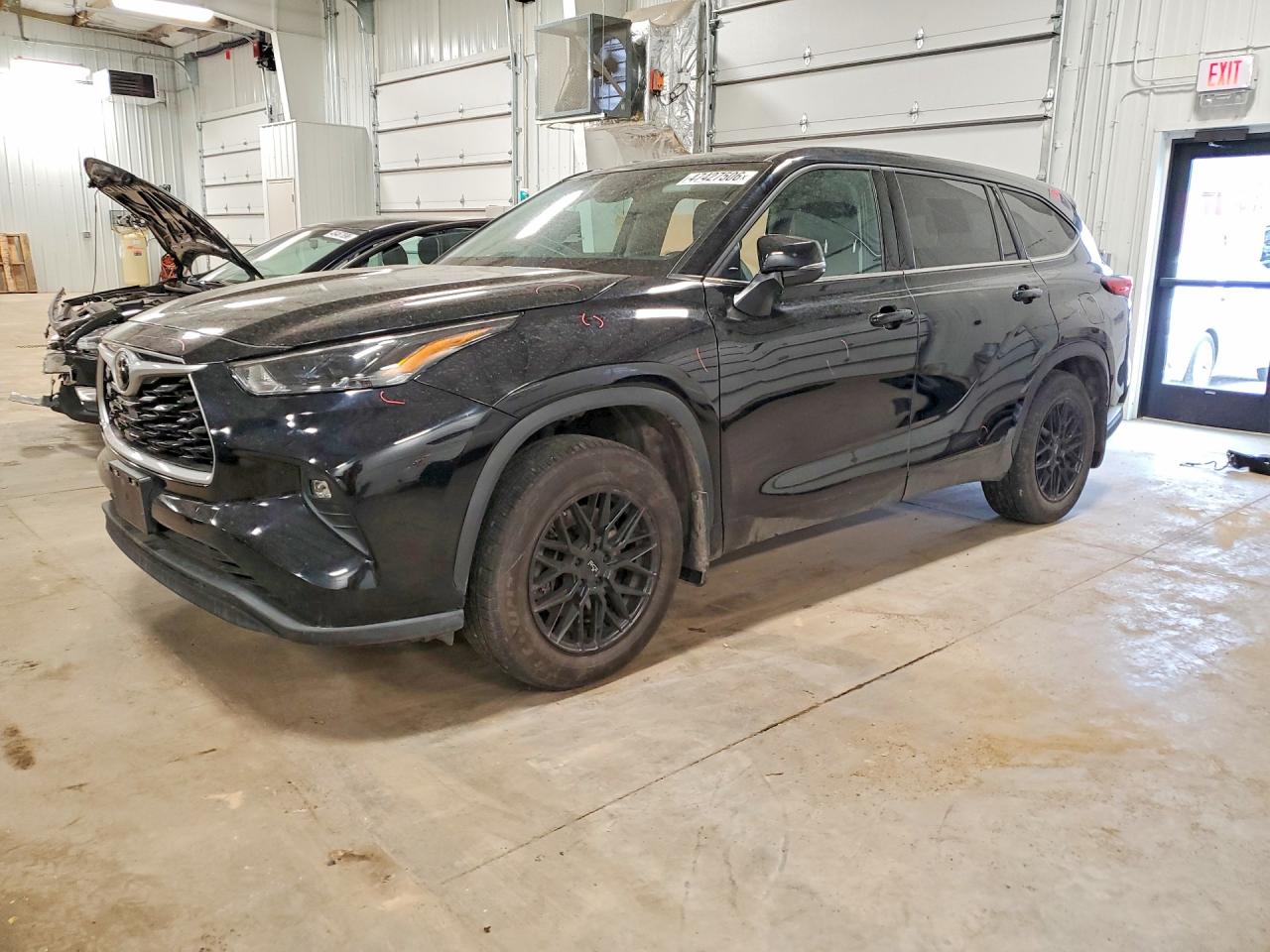 5TDBZRBH4NS578984 · 2022 TOYOTA HIGHLANDER