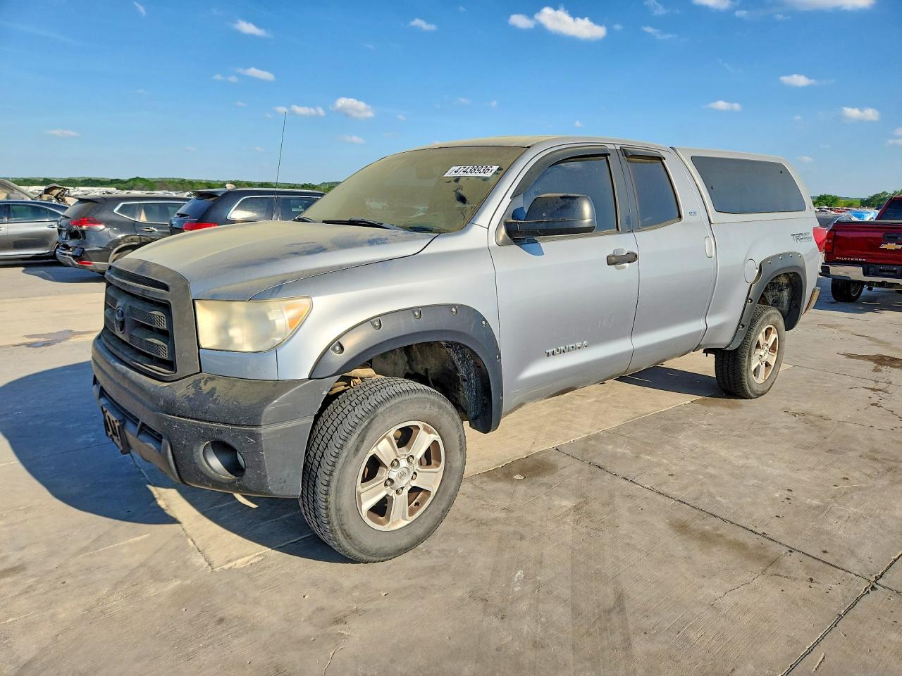 5TFUM5F11AX015005 · 2010 TOYOTA TUNDRA
