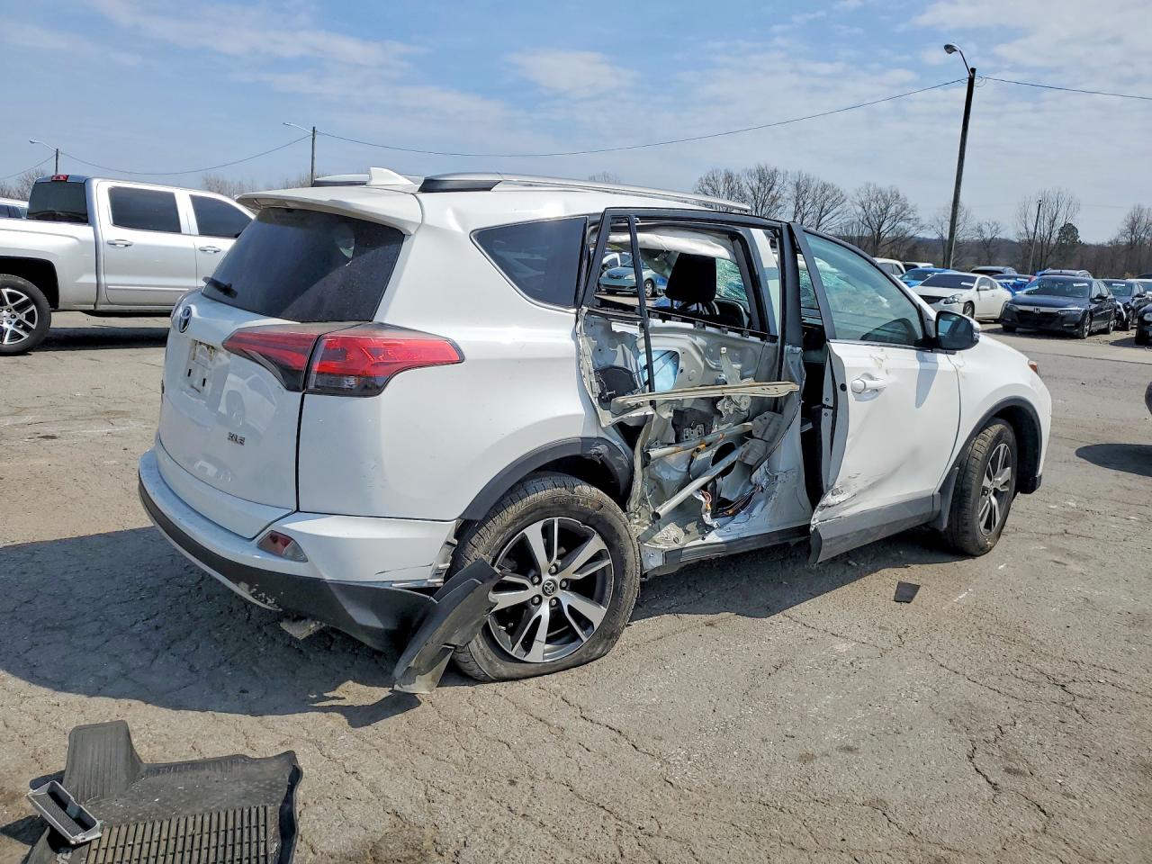2T3WFREV1HW405342 · 2017 TOYOTA RAV4 · 3/14