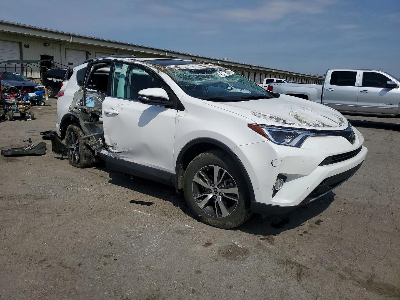 2T3WFREV1HW405342 · 2017 TOYOTA RAV4 · 4/14