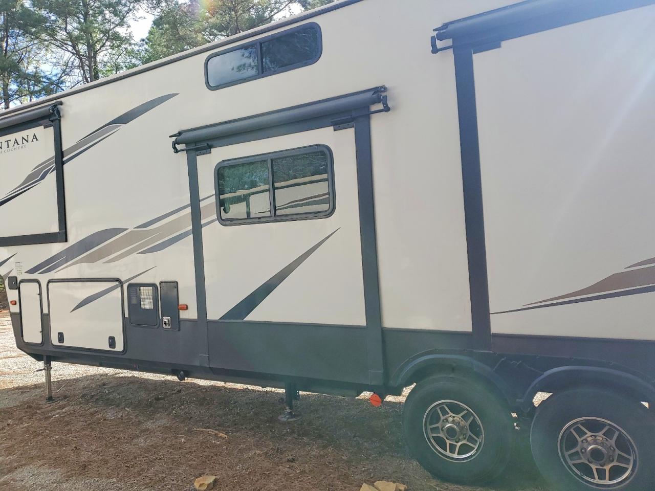 4YDF38529MA744641 · 2021 KEYSTONE MONTANA · 3/10