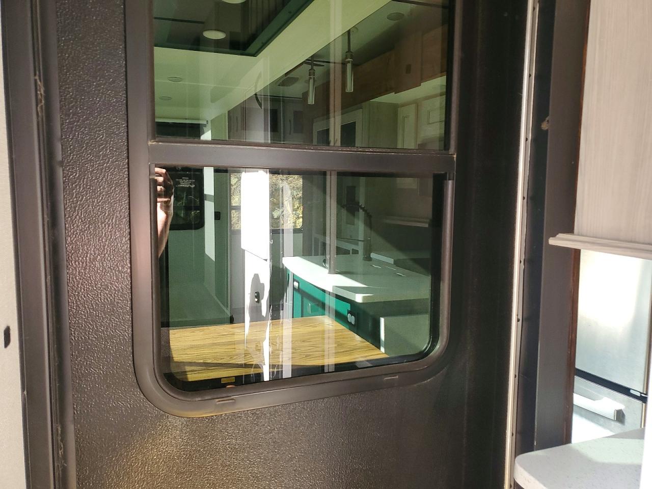 4YDF38529MA744641 · 2021 KEYSTONE MONTANA · 6/10