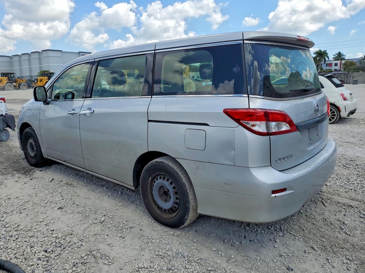 JN8AE2KP1G9152200 · 2016 NISSAN QUEST · 2/13