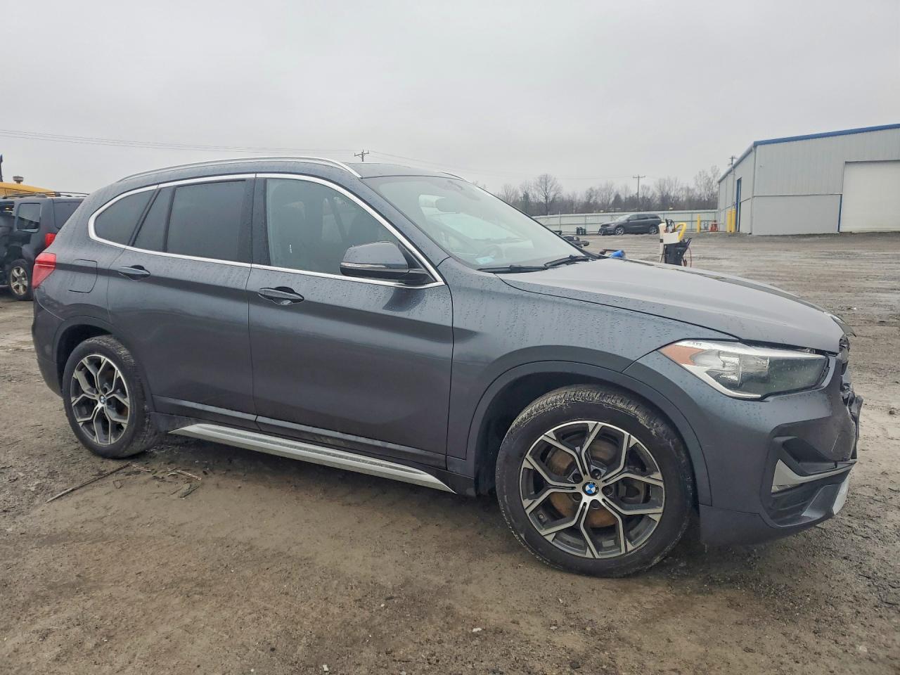 WBXJG9C09L5R45796 · 2020 BMW X1 · 4/13