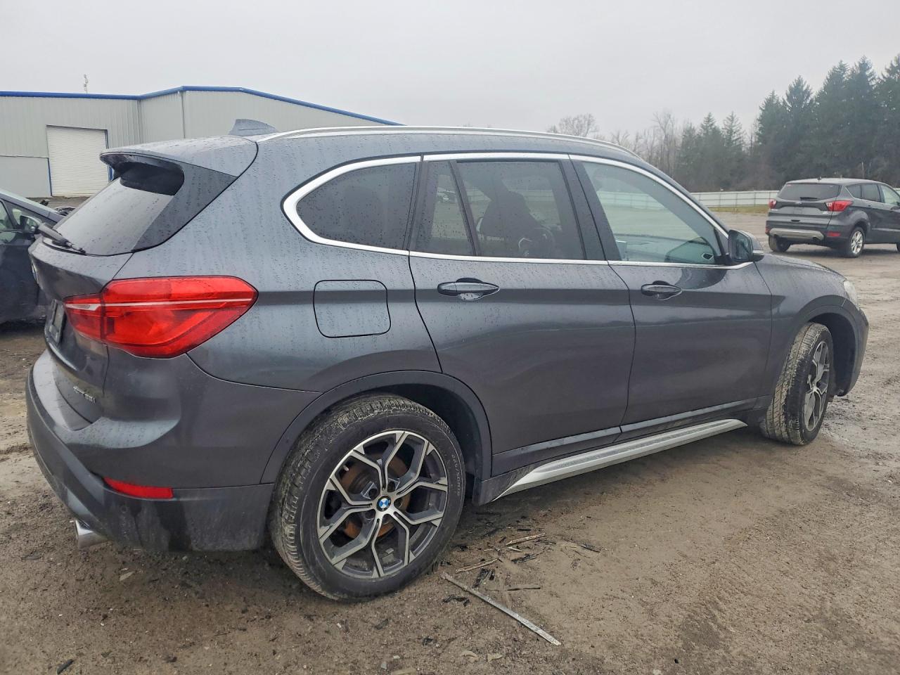 WBXJG9C09L5R45796 · 2020 BMW X1 · 3/13