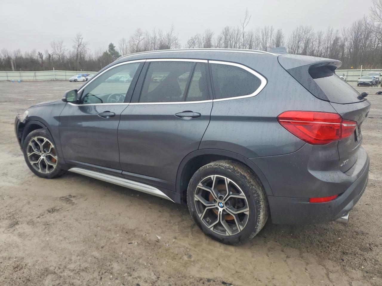 WBXJG9C09L5R45796 · 2020 BMW X1 · 2/13