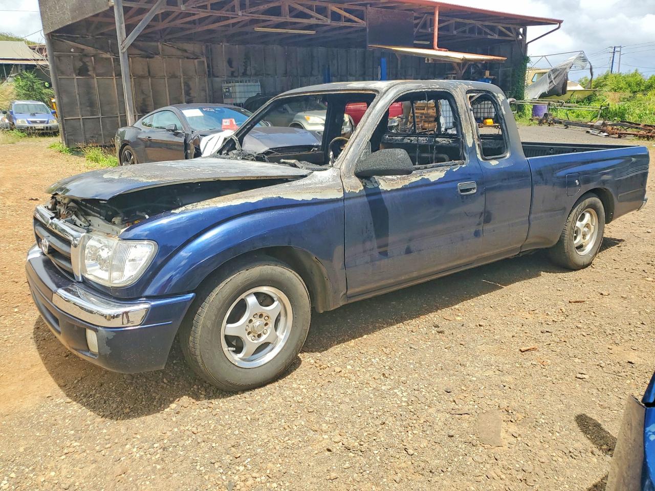 5TEVL52N4YZ703437 · 2000 TOYOTA TACOMA