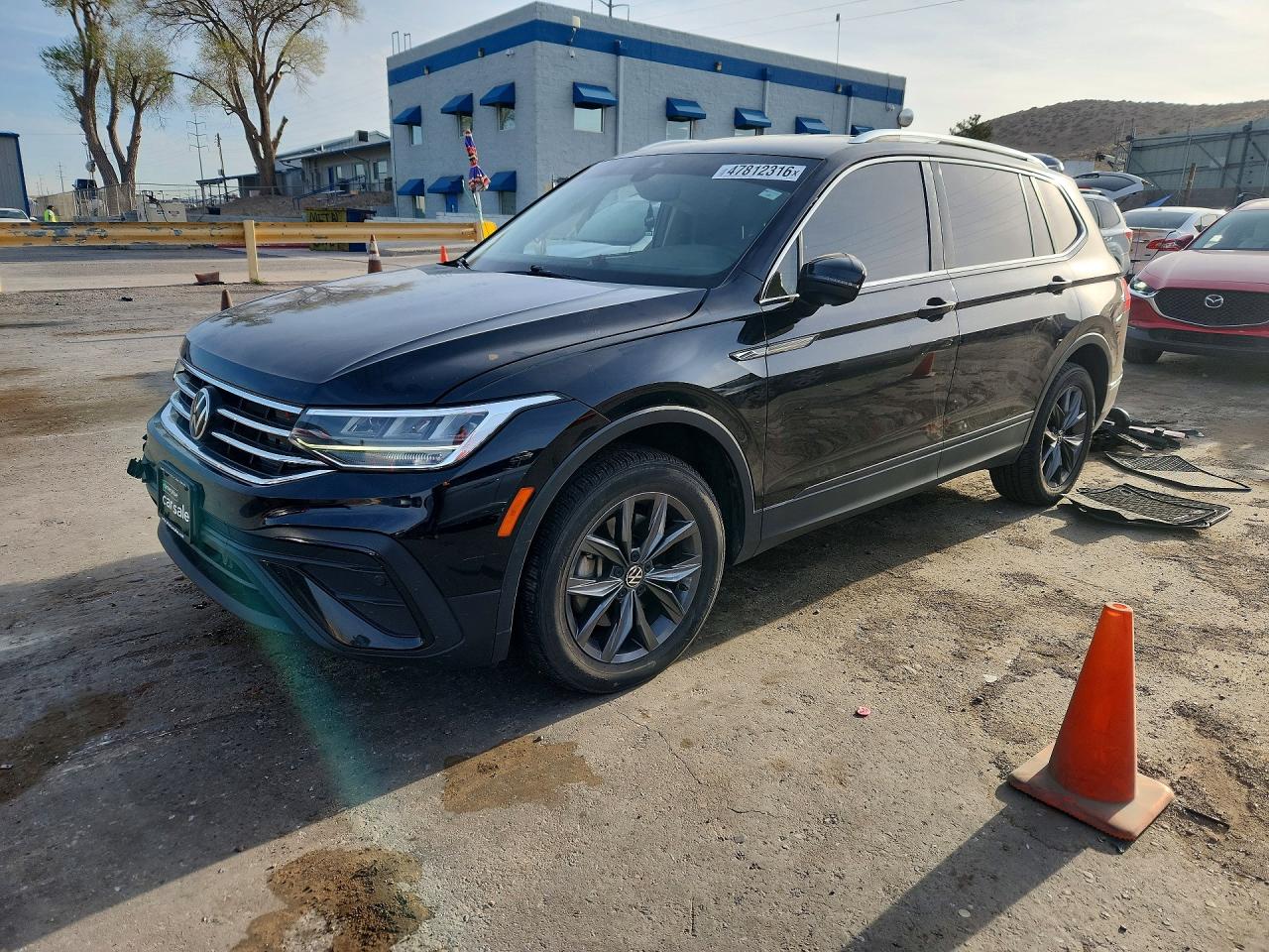 3VV2B7AX2NM151225 · 2022 VOLKSWAGEN TIGUAN