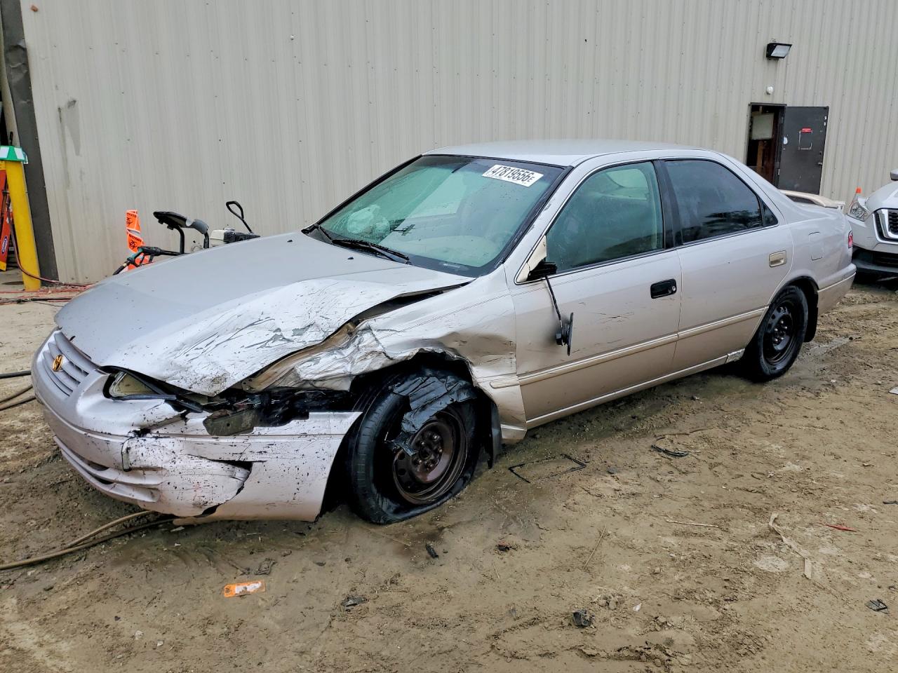 4T1BG22K4WU287449 · 1998 TOYOTA CAMRY