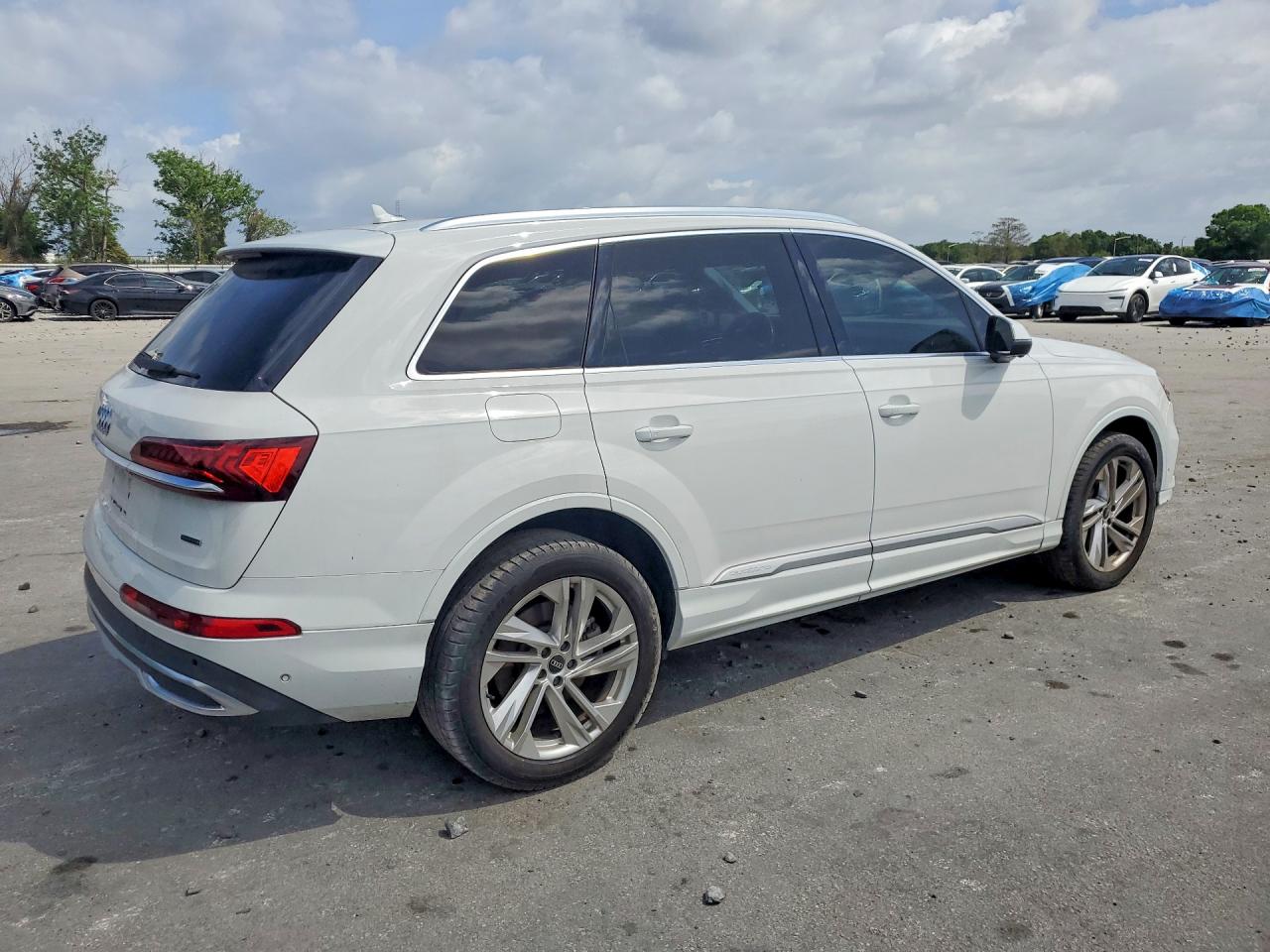 WA1LXAF7XMD014161 · 2021 AUDI Q7 · 3/13