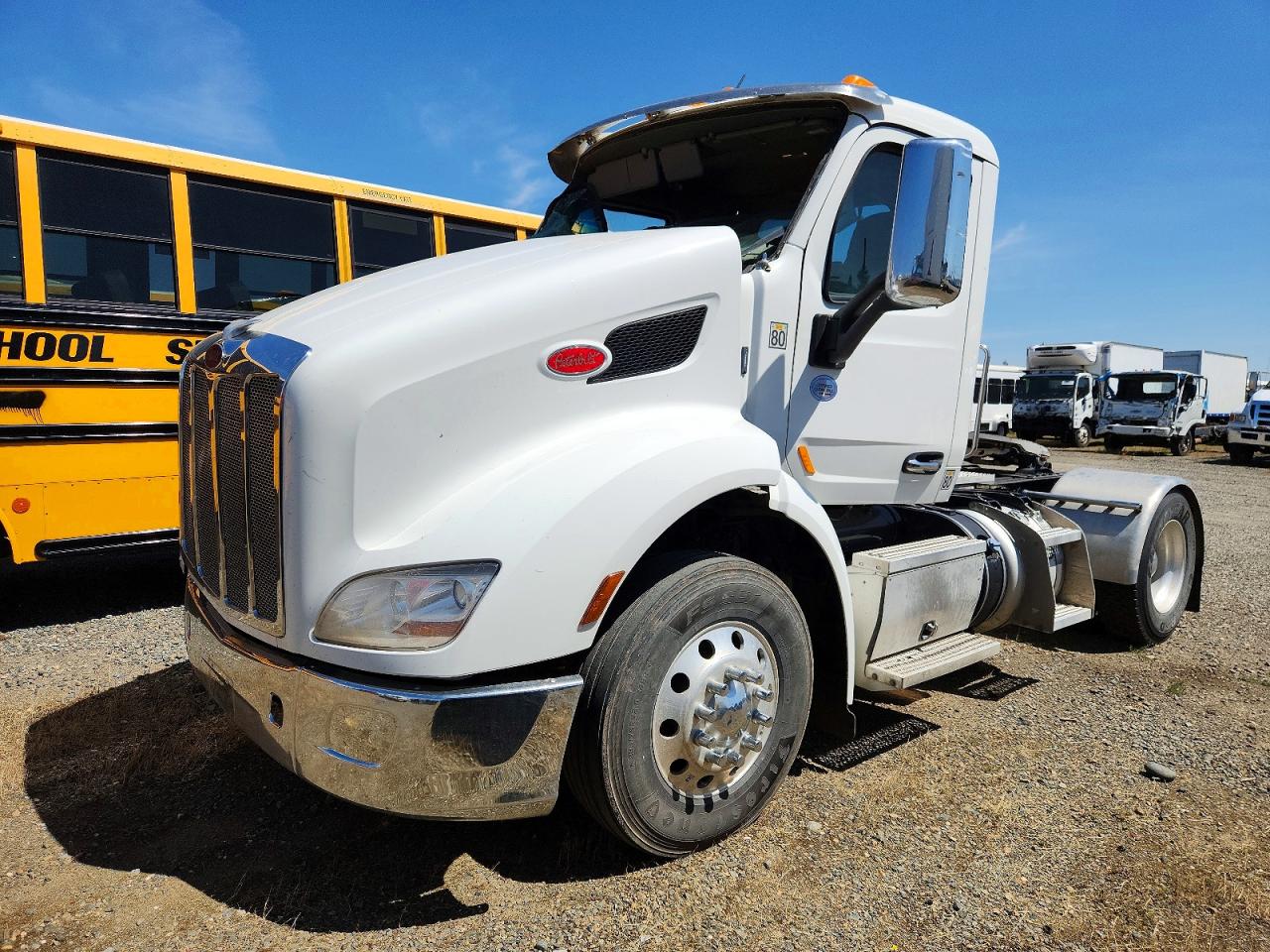 1XPBAK8X4MD760819 · 2021 PETERBILT 579 · 2/10