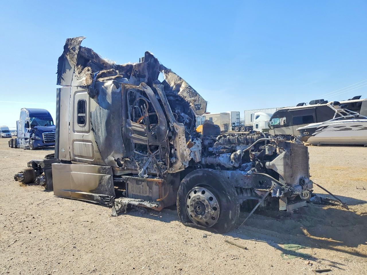 3AKGGLD59GSGC5132 · 2016 FREIGLINER CASCADIA 125