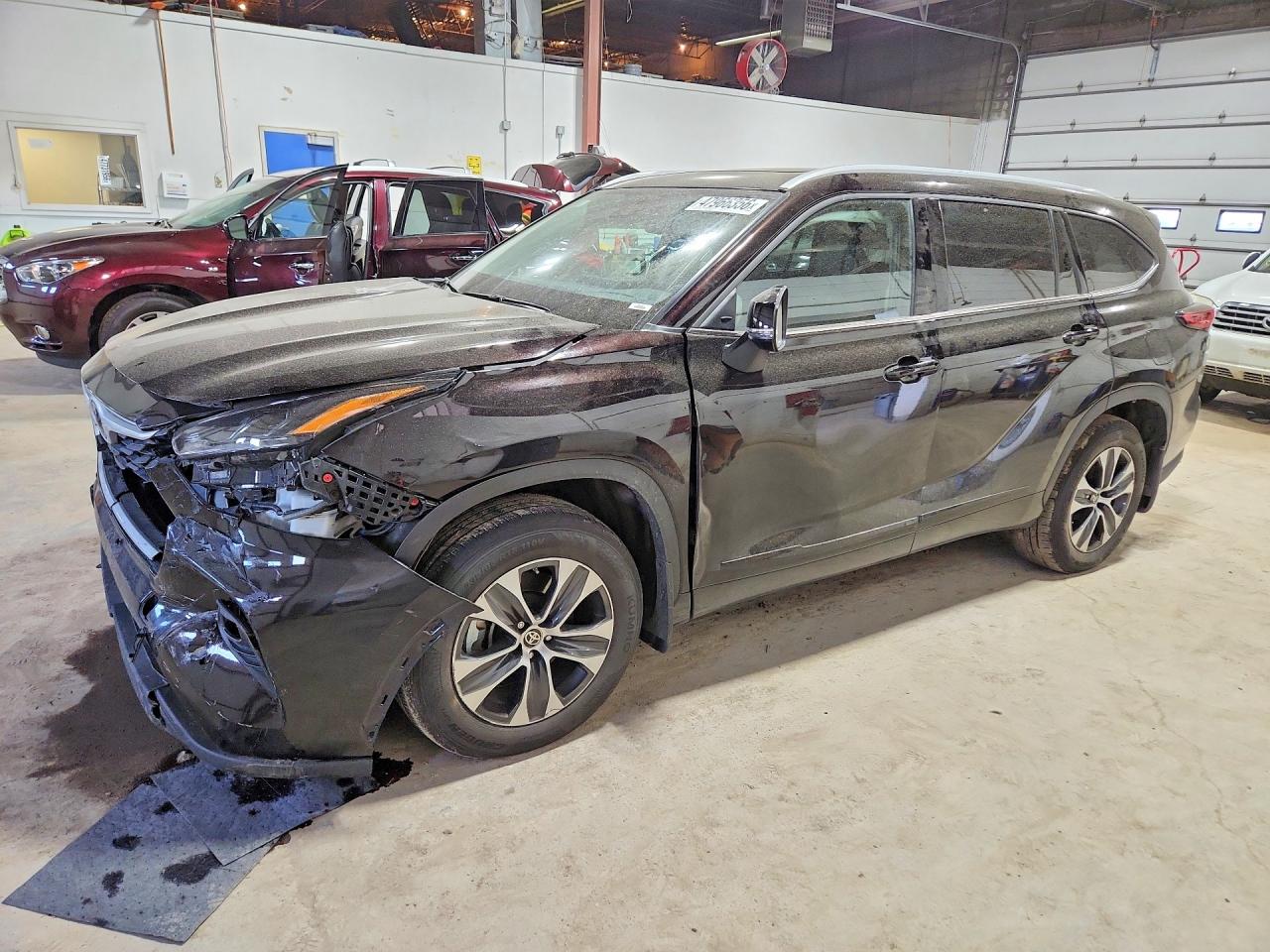 5TDGZRBH3NS241650 · 2022 TOYOTA HIGHLANDER