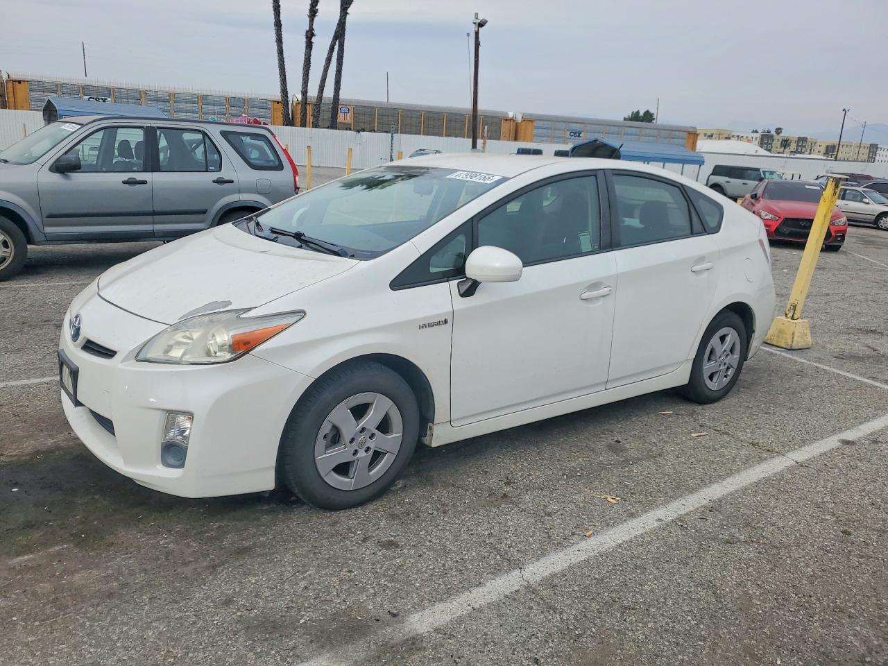 JTDKN3DU3B5321609 · 2011 TOYOTA PRIUS