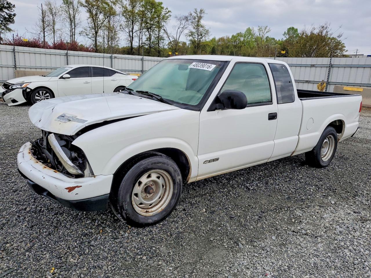 1GCCS19WXYK158298 · 2000 CHEVROLET S TRUCK