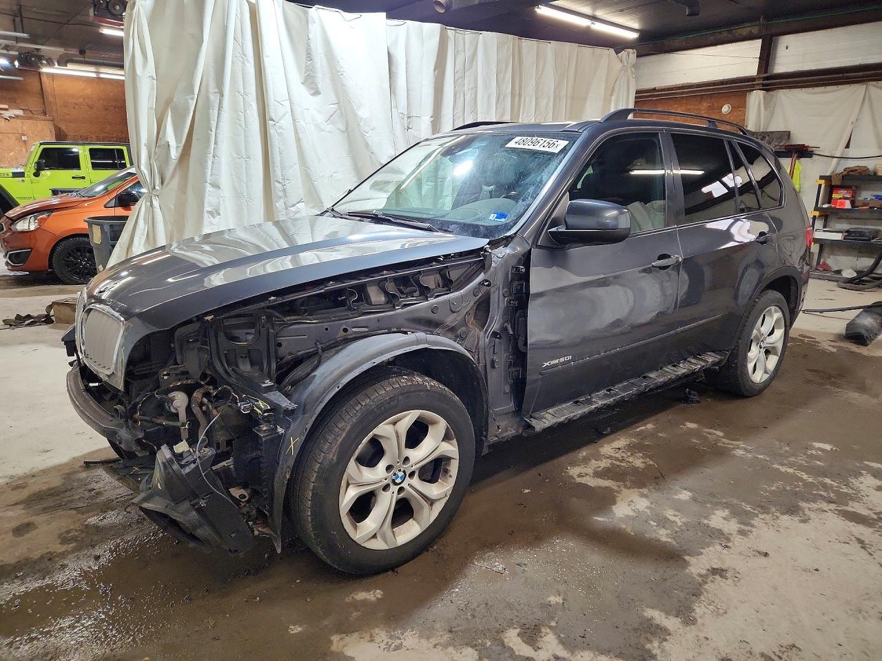 5UXZV8C50DL899475 · 2013 BMW X5