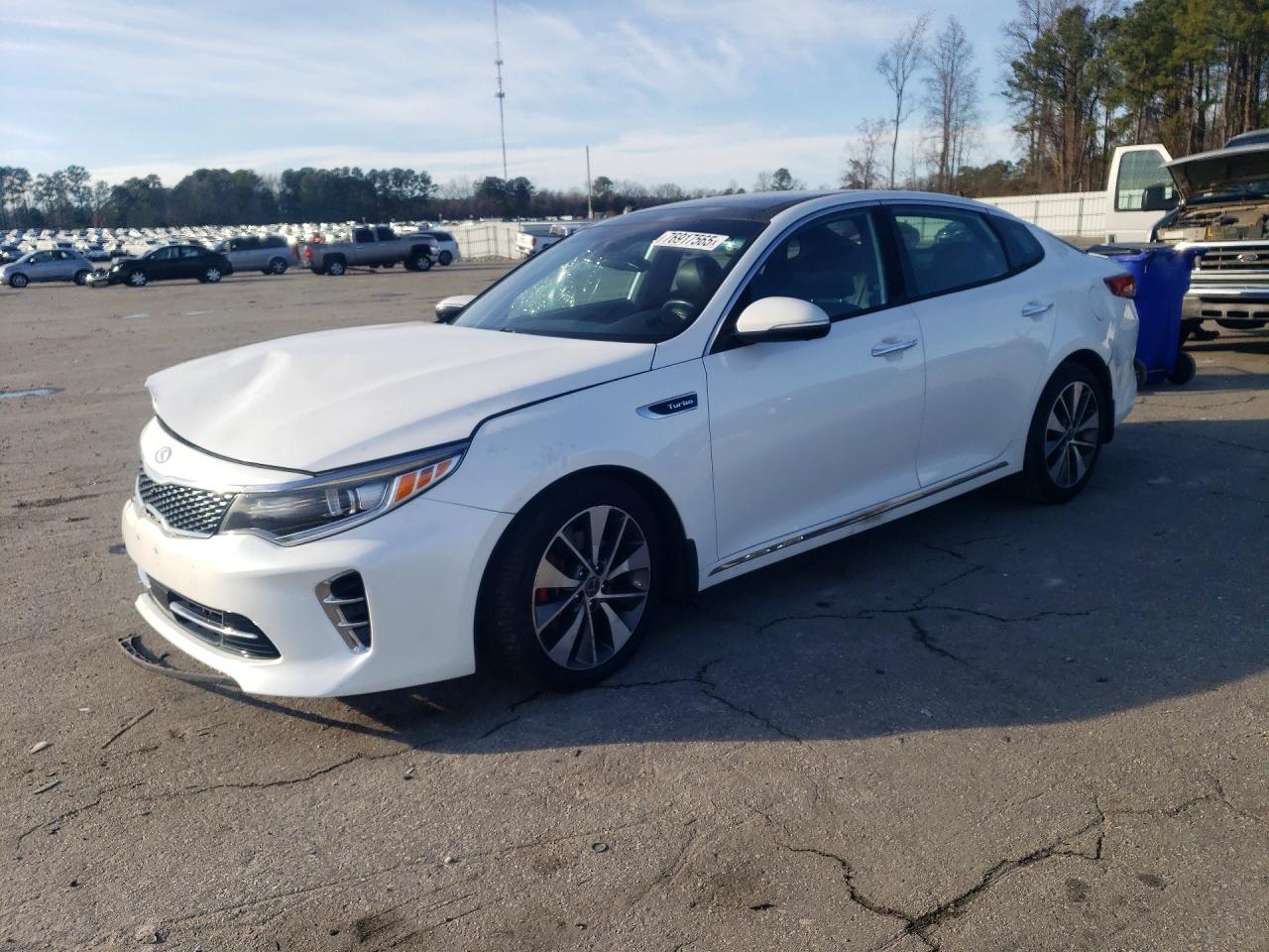 5XXGV4L22GG043865 · 2016 KIA OPTIMA