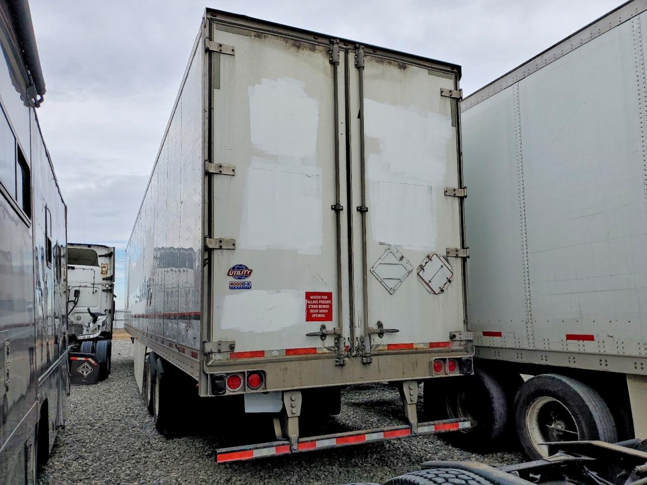 1UYVS2533FG088087 · 2015 UTILITY DRY FREIGHT TRAILER · 3/10