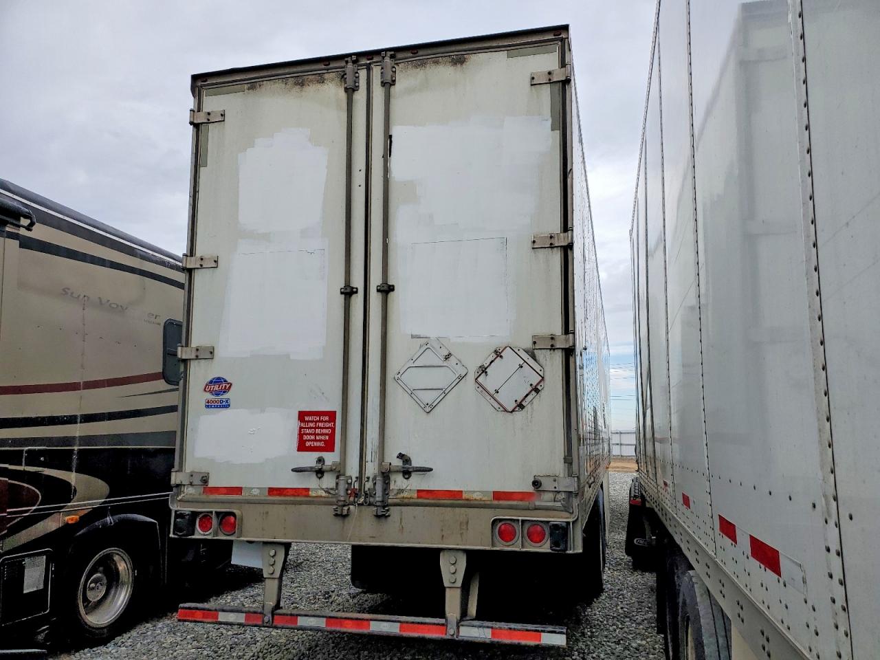 1UYVS2533FG088087 · 2015 UTILITY DRY FREIGHT TRAILER · 4/10