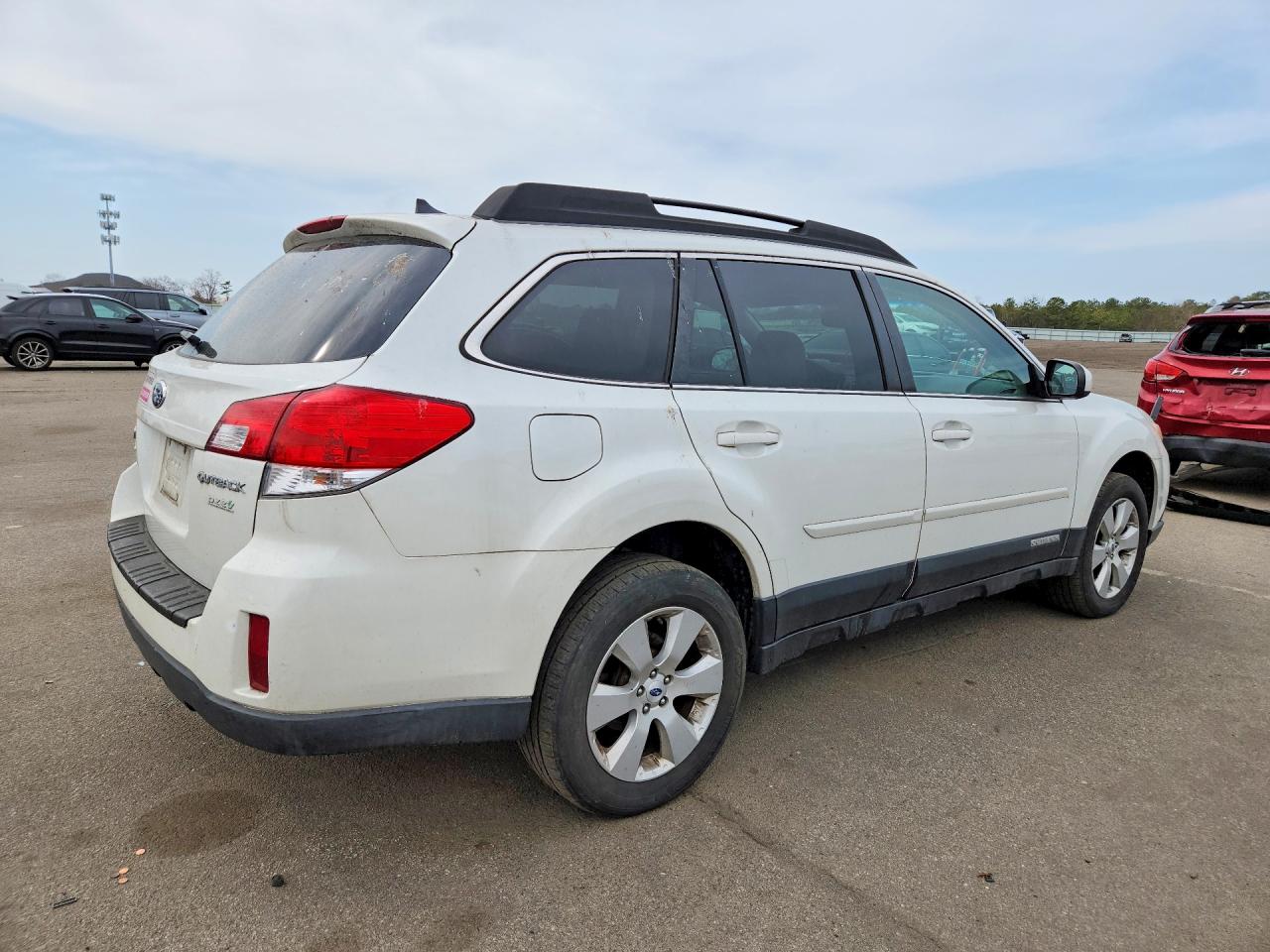 4S4BRBKC1C3277319 · 2012 SUBARU OUTBACK · 3/13