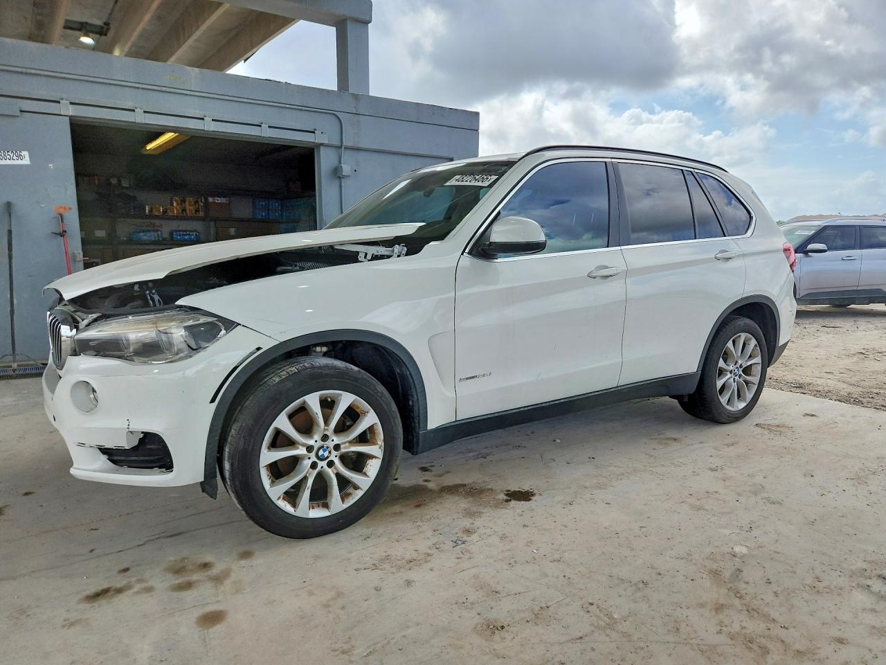 5UXKR2C59G0R73064 · 2016 BMW X5