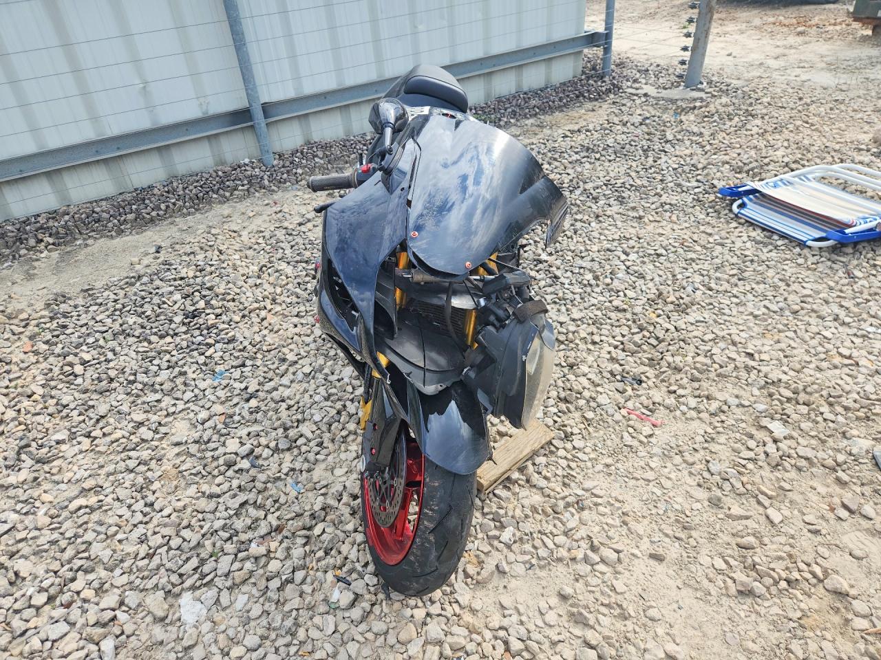 JS1GT75A732102656 · 2003 SUZUKI GSX-R1000 · 2/9