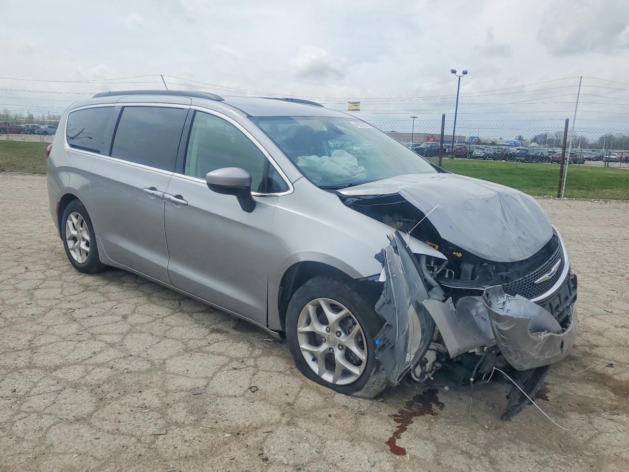2C4RC1DG9JR309470 · 2018 CHRYSLER PACIFICA · 4/13