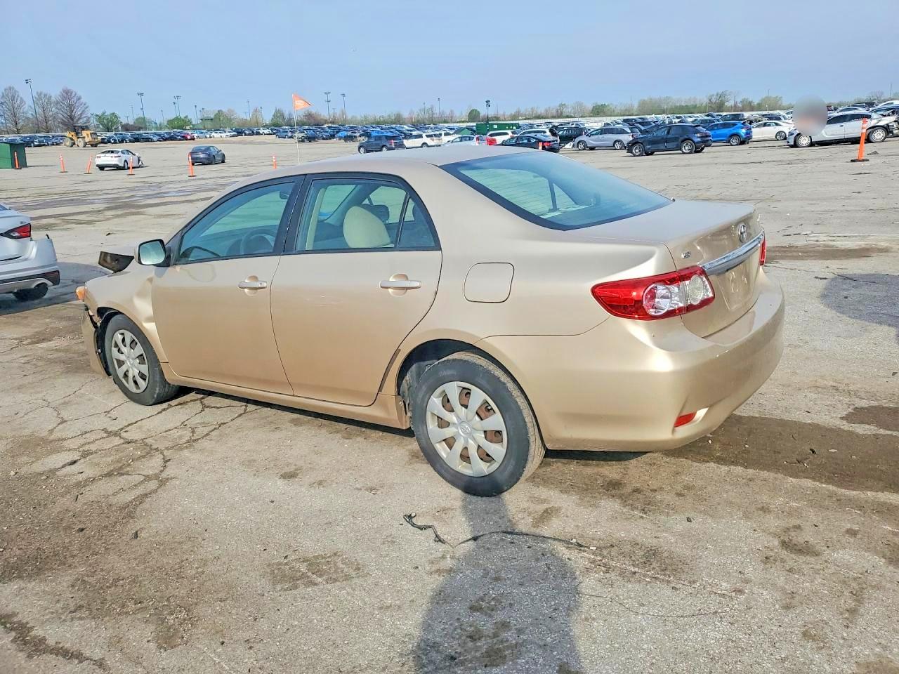 JTDBU4EE5B9132775 · 2011 TOYOTA COROLLA · 2/12