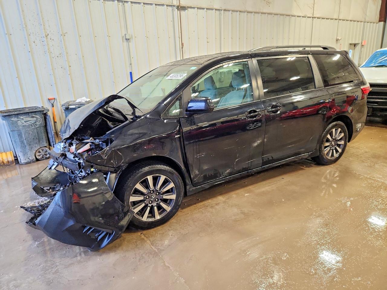 2019 TOYOTA SIENNA