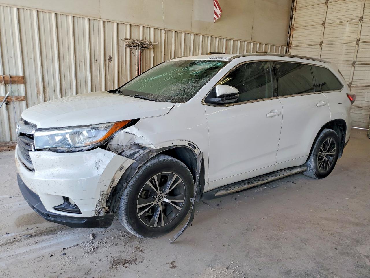 5TDKKRFH2GS143351 · 2016 TOYOTA HIGHLANDER