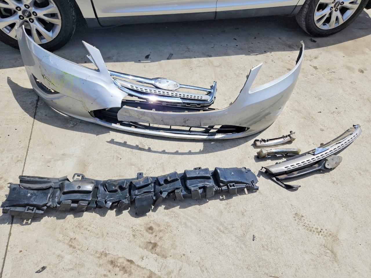 1FAHP2EW8BG109717 · 2011 FORD TAURUS · 12/13