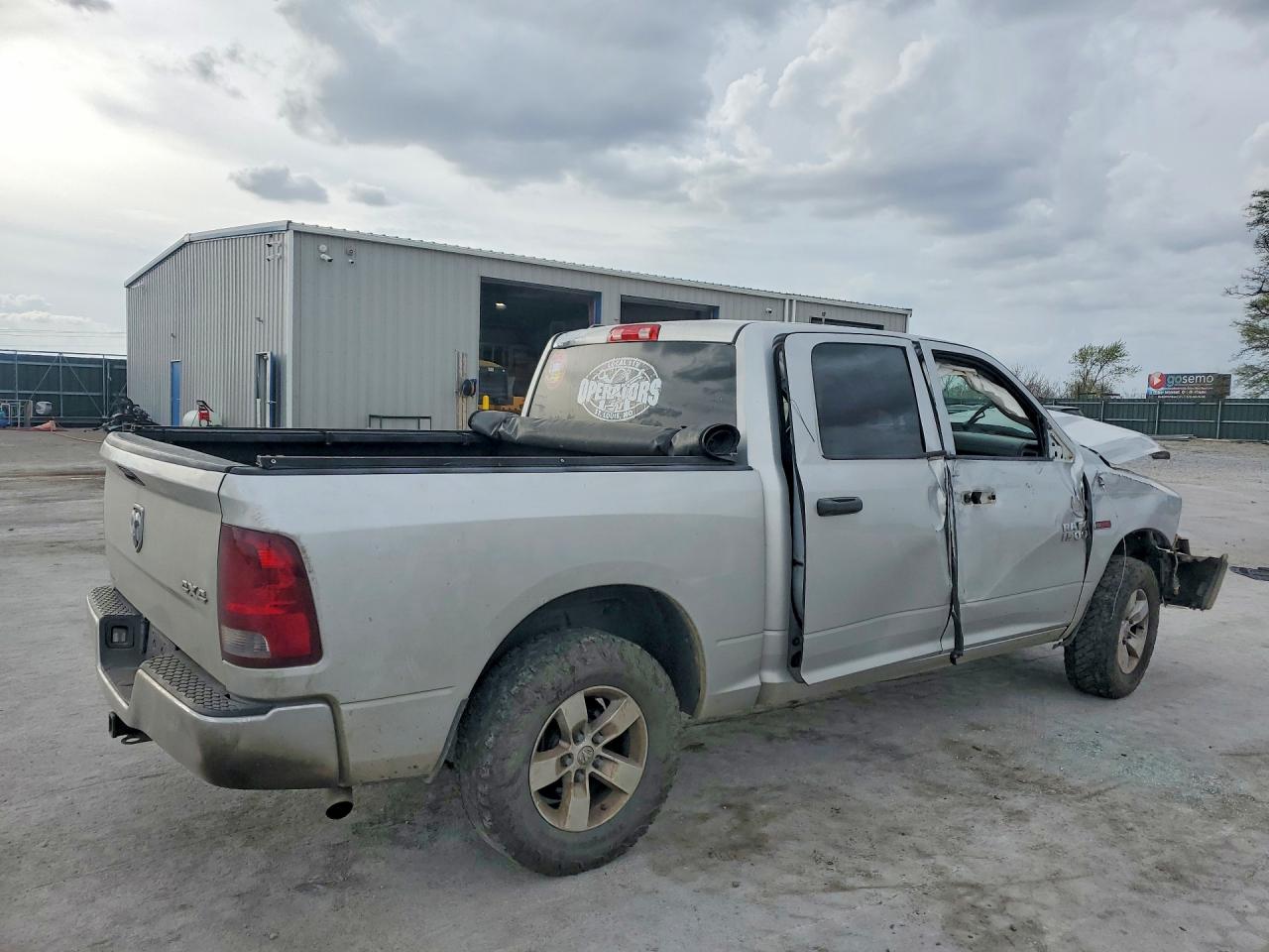 1C6RR7KM3GS290276 · 2016 RAM 1500 · 3/12
