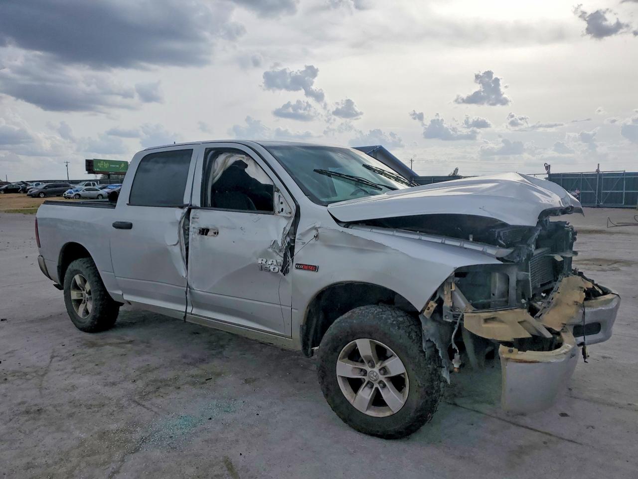 1C6RR7KM3GS290276 · 2016 RAM 1500 · 4/12
