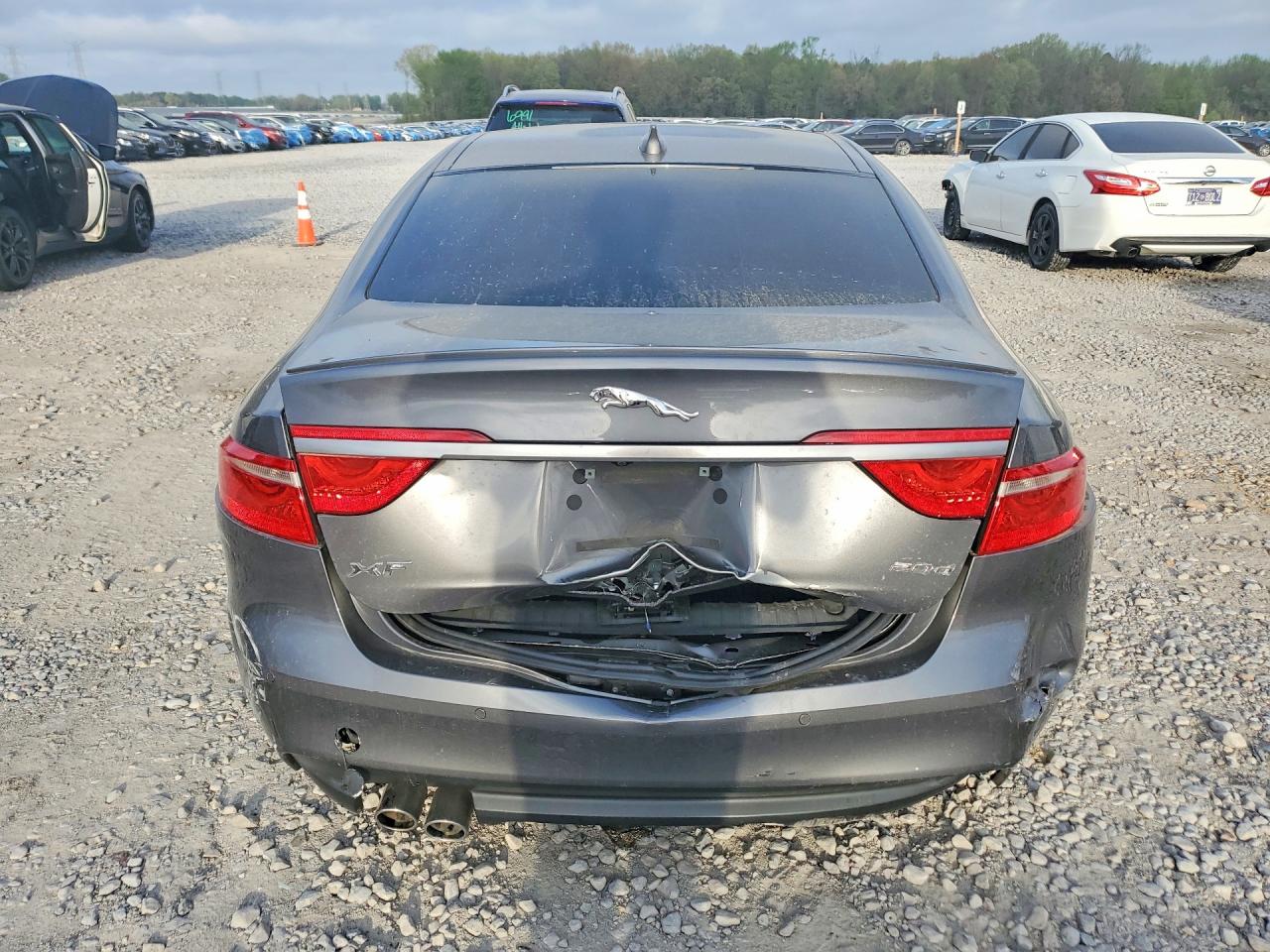 SAJBF4FN9JCY53497 · 2018 JAGUAR XF · 6/12