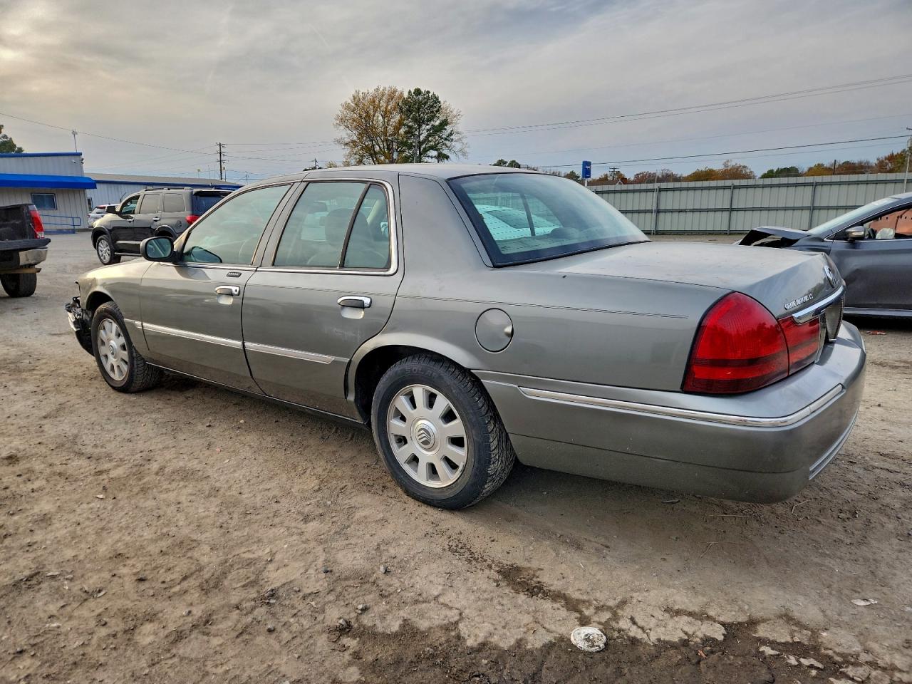 2MHFM75WX4X667235 · 2004 MERCURY GRAND MARQUIS · 2/12