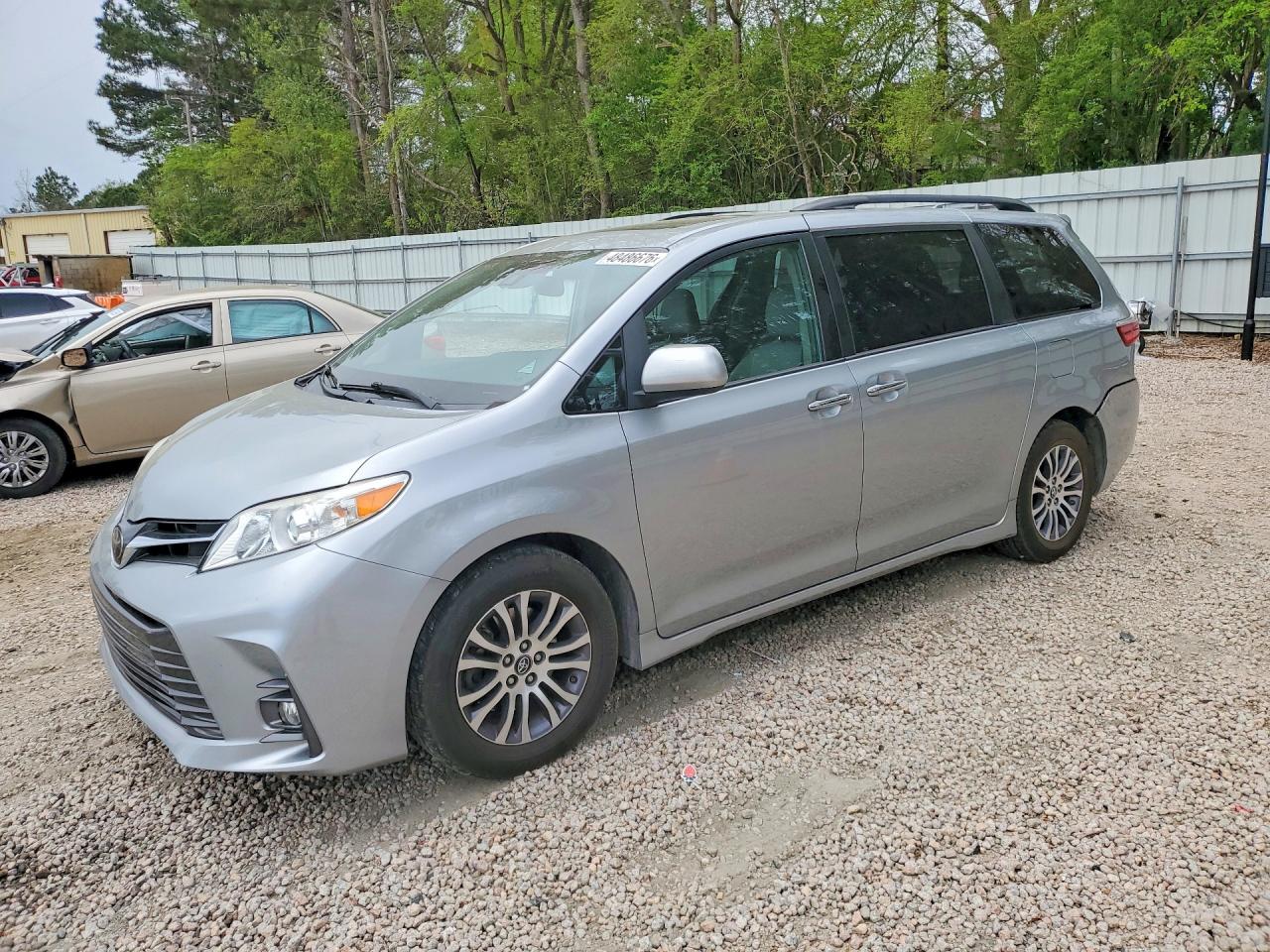 5TDYZ3DC3KS001982 · 2019 TOYOTA SIENNA