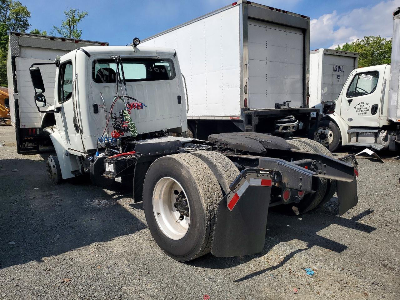 3AKBCXD27KDKY4377 · 2019 FREIGHTLINER M2 · 3/10